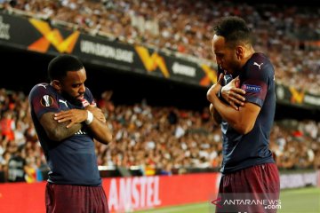 Arsenal melenggang ke final disokong trigol Aubameyang