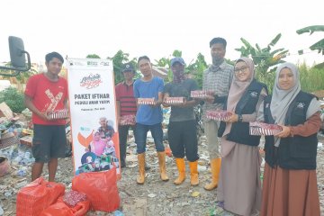 ACT Sulsel-Komunitas Peduli Yatim dan Dhuafa berbagi paket berbuka