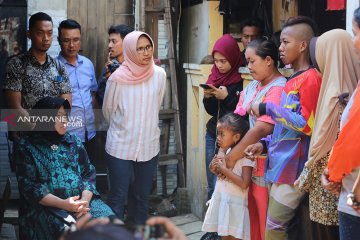 Risma kunjungi keluarga anggota KPPS meninggal di Surabaya