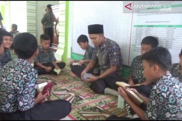 Motivasi siswa hafal Al Quran, SD di Pasaman Barat berikan "voucher"