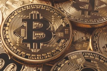 Bitcoin bertahan di atas 7.000 dolar setelah capai tertinggi 9-bulan