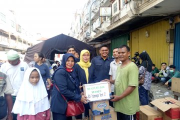 Siswa SD turut bantu korban kebakaran Kampung Bandan