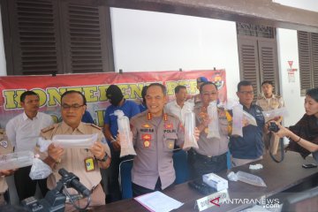 BKIPM Jambi lepasliarkan 124.500 benih lobster ke perairan Padang