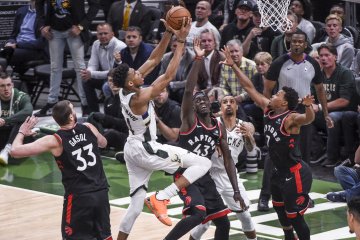 Bucks rampas game pertama final Wilayah Timur