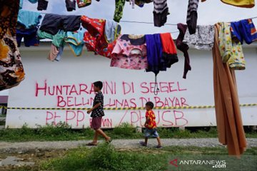 Huntara korban tsunami disegel