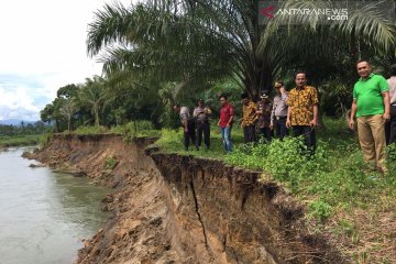 Puluhan rumah di Gunung Tuleh Pasaman Barat terancam rubuh