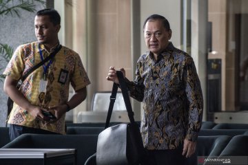 Mantan Menkeu Agus Martowardojo jalani pemeriksaan di gedung KPK