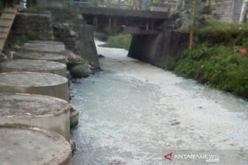 Sungai di Tegalbadeng Jembrana tercemar limbah busuk