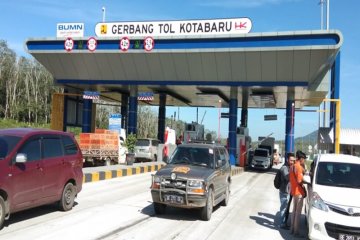 Tol Trans Sumatera tetap ramai pada hari pertama penerapan tarif