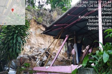 Longsor timpa rumah warga di Desa Kombi Sulut