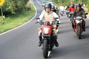 Dengan naik motor, Gubernur Jateng cek jalur alternatif mudik