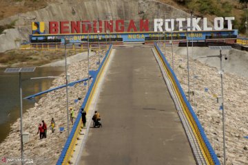 Bendungan Rotiklot mampu airi 139 hektare sawah