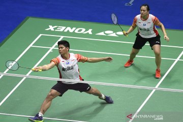 Kurang antisipasi servis lawan, Praveen/Melati ditumbangkan duo Adcock