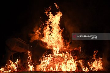 Prosesi pembakaran Patung Buddha warnai Waisak di Mojokerto