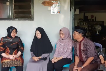 Risma kunjungi keluarga almarhum Sekretaris PPS