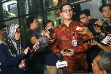 KPK geledah tiga lokasi terkait korupsi pengadaan kapal