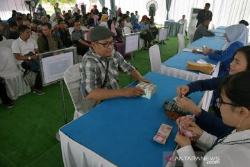 Penukaran Uang untuk Lebaran di halaman Kantor Gubernur Riau