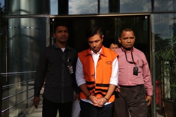 Dua tersangka kasus suap Krakatau Steel dilimpahkan ke penuntutan