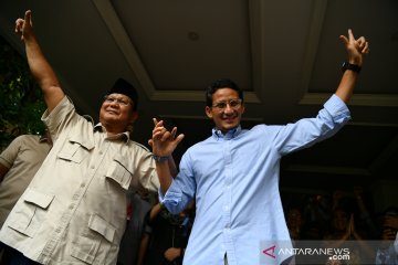 Prabowo - Sandi tolak hasil penghitungan KPU