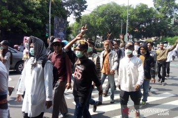 Masyarakat Banten pendukung Prabowo-Sandi tiba di Jakarta