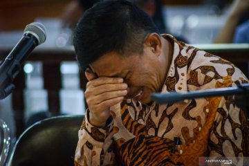 Mantan Bupati Cirebon Sunjaya Purwadisastra tersangka pencucian uang