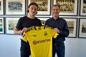Teken kontrak lima tahun, Schulz perkuat pertahanan Dortmund