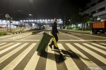 Tong sampah milik Pemprov DKI di kawasan Wahid Hasyim alami kerusakan