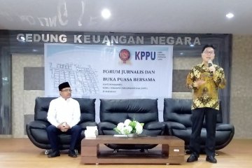 KPPU jelaskan kinerja di buka puasa dengan wartawan