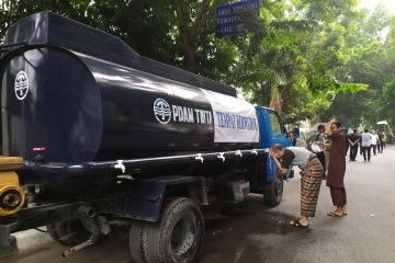 Polisi sediakan mobil tangki air untuk wudhu masa aksi di DPRD Sumut