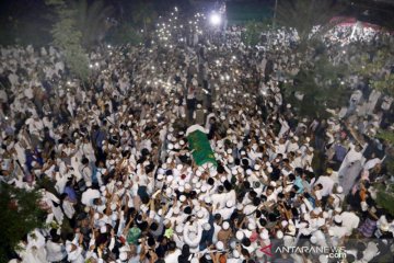 PEMAKAMAN USTADZ ARIFIN ILHAM