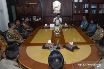 Penjabat Wali Kota tularkan semangat pelaut Makassar kepada Taruna AAL