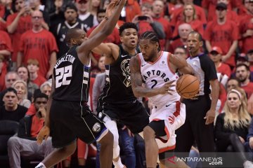 Kawhi Leonard panen pujian dari kawan dan lawan