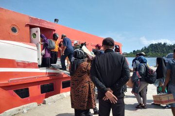 Arus mudik di Pelabuhan Raja Ampat mulai ramai