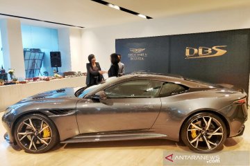 Spesifikasi Aston Martin DBS Superleggera