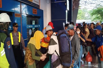 Ribuan pemudik berangkat dari terminal KM-6 Banjarmasin