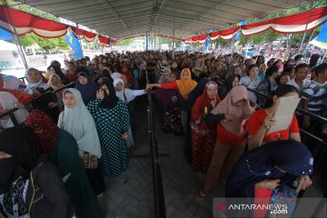 Ribuan warga Gorontalo padati pasar murah BHUN