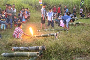 Festival petasan bambu