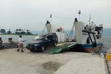 Aktivitas penyeberangan di Danau Toba masih normal