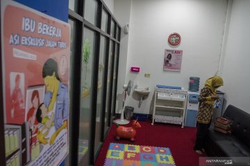 Mudik bawa bayi? Ada ruangan menyusui bayi di Stasiun Rangkasbitung
