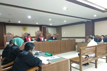 Kakanwil Kemenag Jatim didakwa suap Rommy Rp325 juta