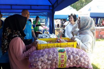 Harga bahan pokok di Mataram stabil