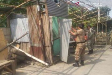 Pemkab Bekasi tertibkan bangunan liar di jalur mudik
