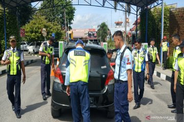 Bandara Syamsudin Noor perketat pengamanan dan random check kendaraan