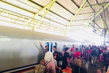 Stasiun Gambir tambah 14 kereta antisipasi lonjakan