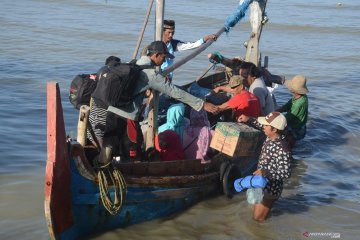 Mudik dengan perahu di Pamekasan