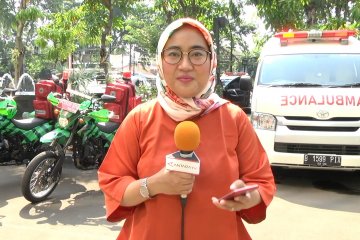 Ambulans motor siap beri pertolongan di tengah kemacetan