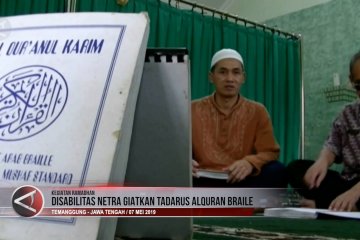 Disabilitas netra giatkan tadarus alquran braile