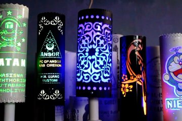 Lampu hias cantik dari limbah paralon bekas