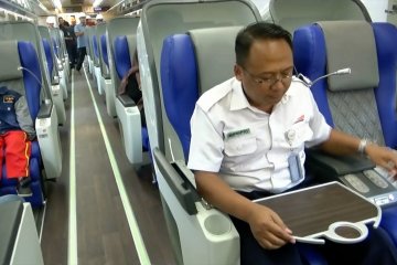 PT KAI Daop 8 luncurkan gerbong kereta luxury