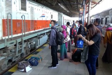 Empat kereta tiba terlambat  di Stasiun Madiun